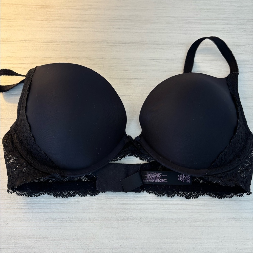 Victoria’s Secret Dream Angels Elegant Black Lace Bra